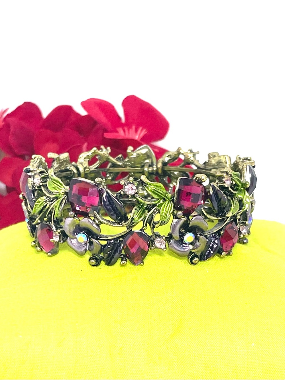 Floral Spring Closure Bracelet